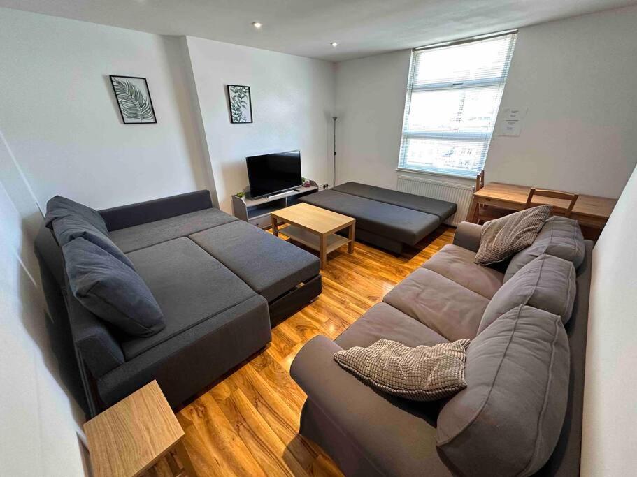 Comfortable 1 Bedroom And Double Sofa Bed Flat London Exterior photo